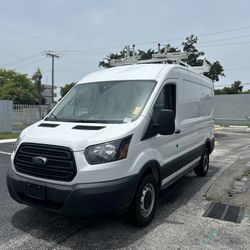 Ford Transit 250 