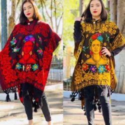 Beautiful Embroidered Ponchos - Hermosas Capas Bordadas