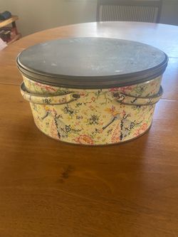 Vintage Cross Stitch Pattern Embroidery Tin