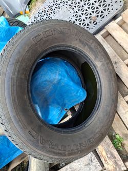LT275/65R18 tire