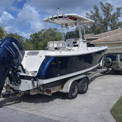 2007 23 Proline Sport center console boat