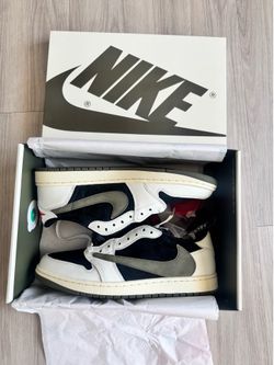 Size 11 men jordan 1 low