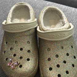Crocs Lined Size 8 W/charm Glitter