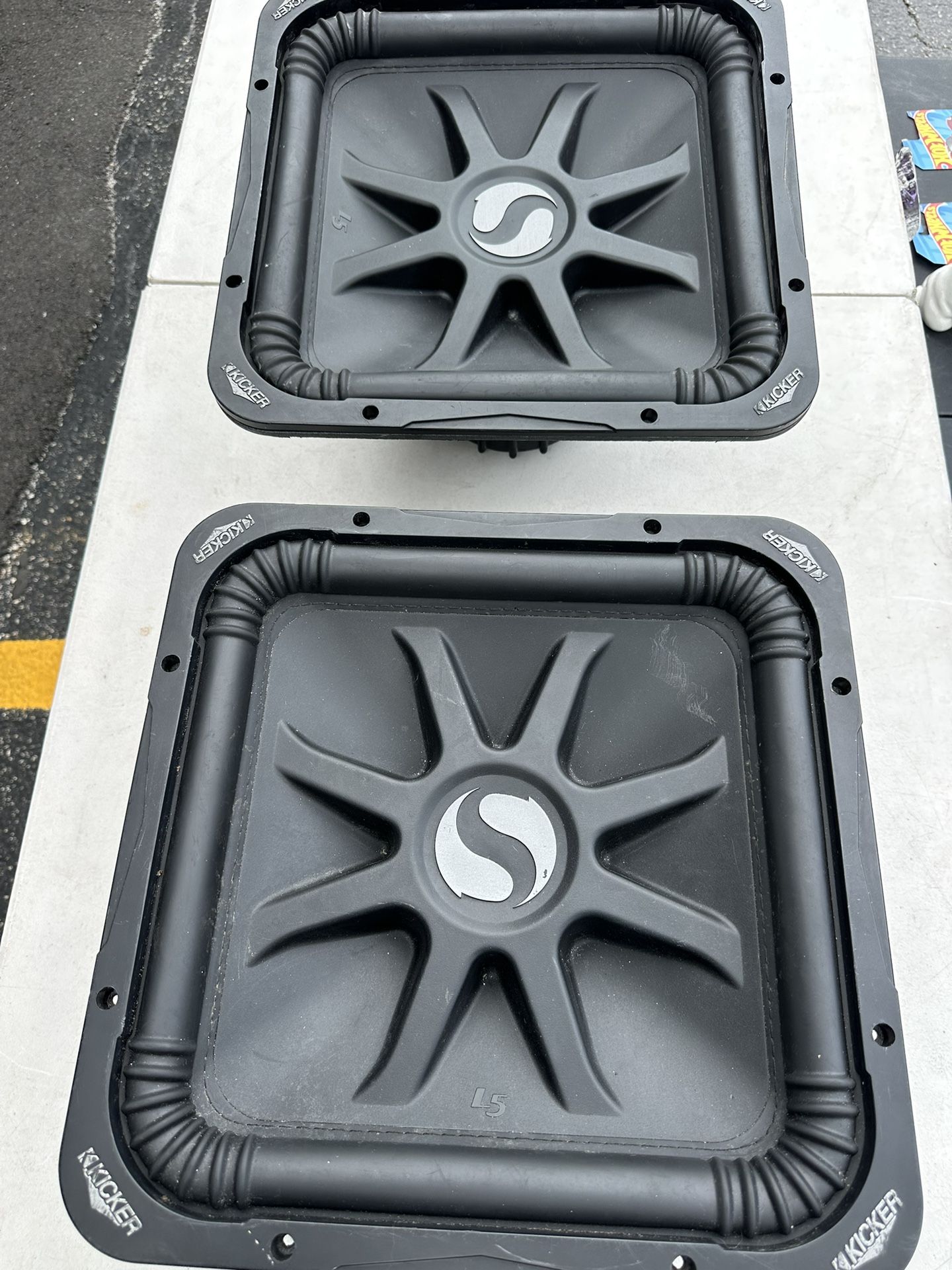 2 Kicker L5 15” Speakers Great Condition