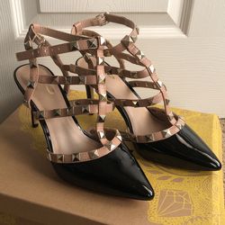 Woman’s Size 6 Shoes