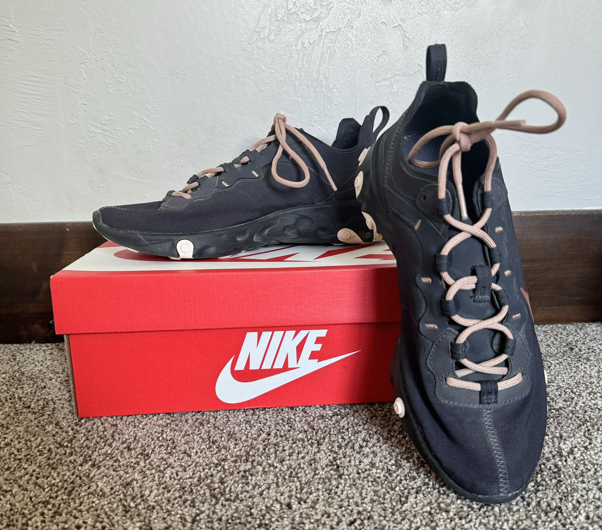 Nike React Element 55 Woman’s 9 Black and Copper