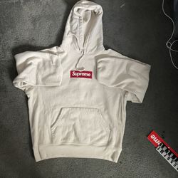 Supreme Hoodie. MEDIUM 