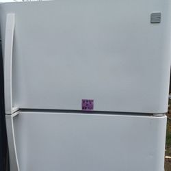 Nice Kenmore Refrigerator Like New 5 Months Warranty 