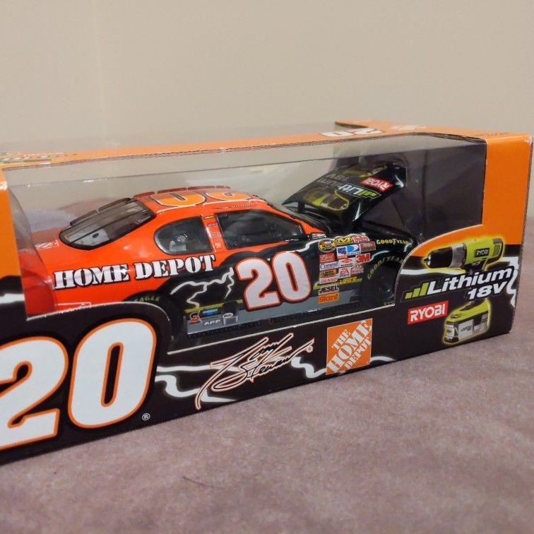 Tony Stewart 20 Home Depot Ryobi 1:24 Nascar Collectible Motorsports Authentics Die Cast Race Car