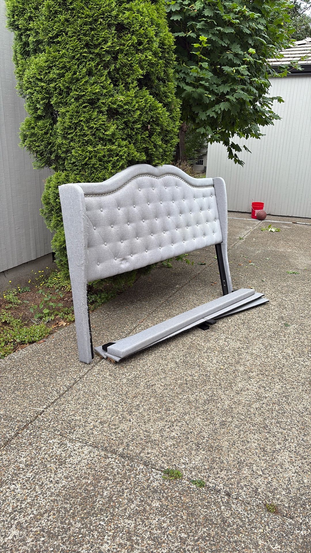 Free Queen Frame ! First Come First Serve