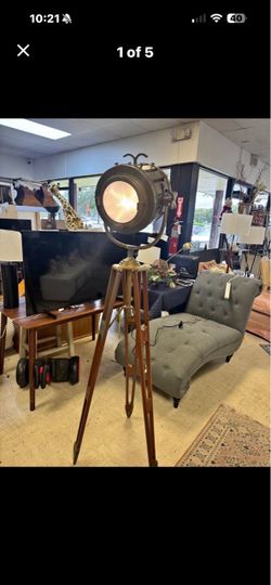 Industrial Tripod Floor Lamp Spotlight