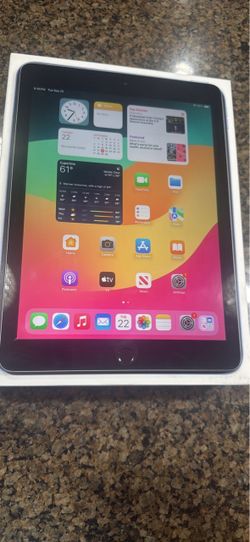 Apple ipad 6 th gen 128 gb 9.7 inch like new