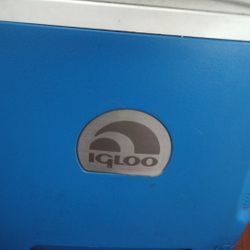 Igloo 30 Quart Contour Cooler , blue