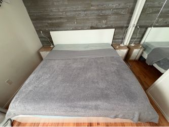 King size bed+ Mattress + 2 nightstands+2 led work lamps