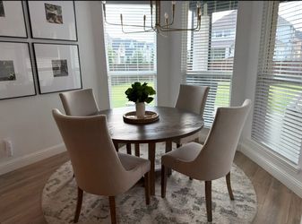 Bassett Liam 54” Solid White Oak Round Dining Table + 4 Chairs