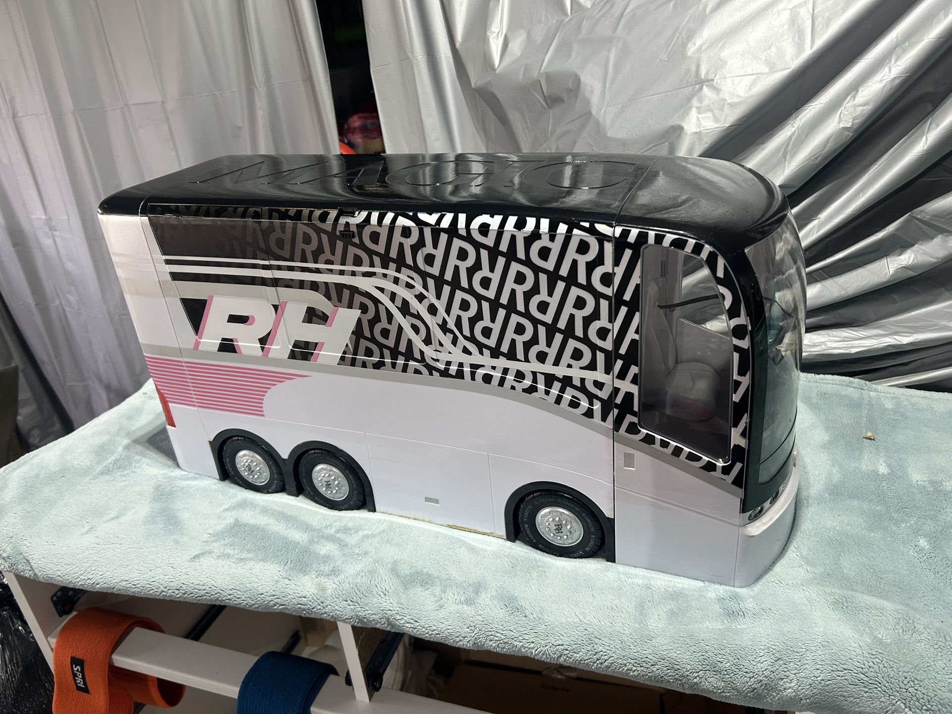 Rainbow High World Tour Bus