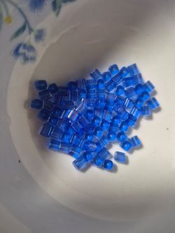 106 3mm Square glass beads