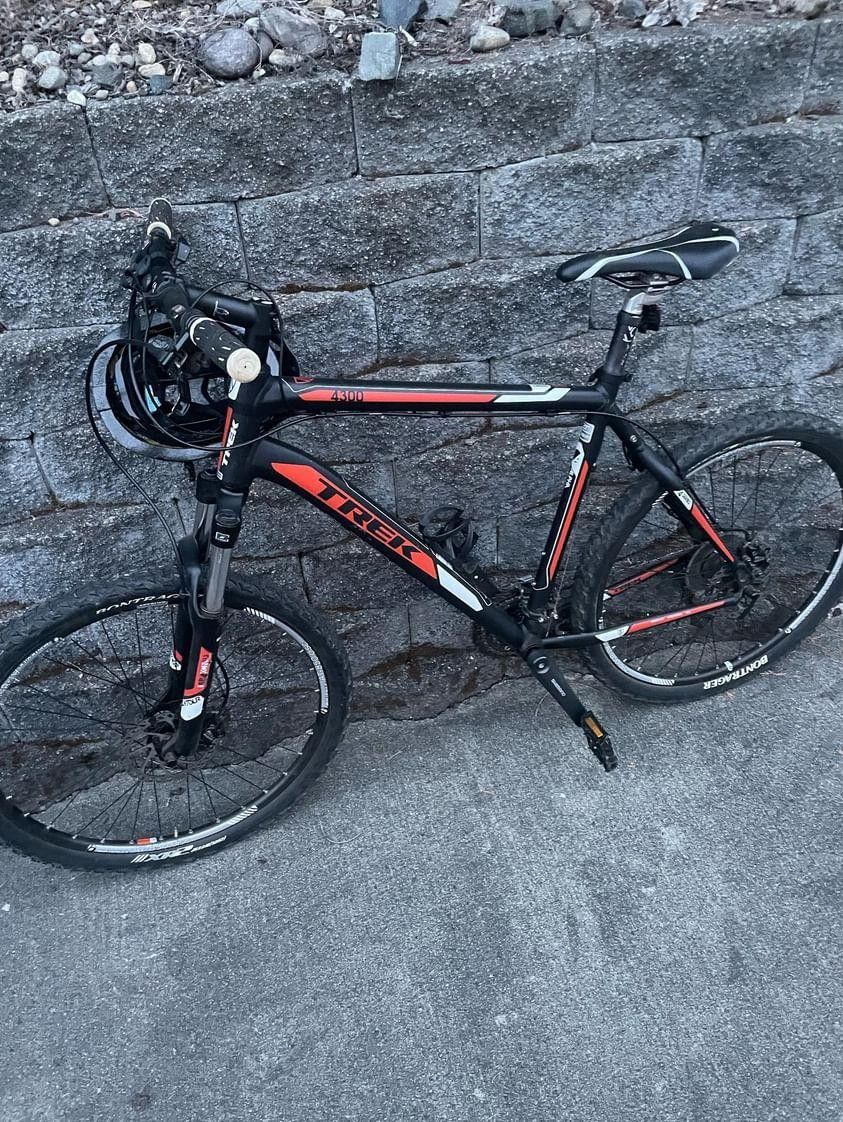 Trek 4300 Mountain Bike