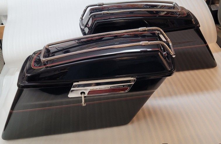 Harley Davidson Touring Saddlebag Pair HD