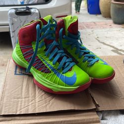 Boys Nike basketball Shoes Size 4.5