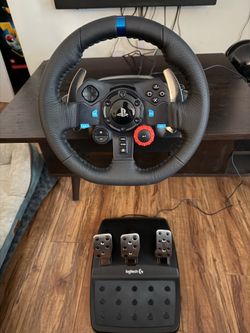 Logitech G29 Steering wheel and pedal set for PS4/PS5 and PC