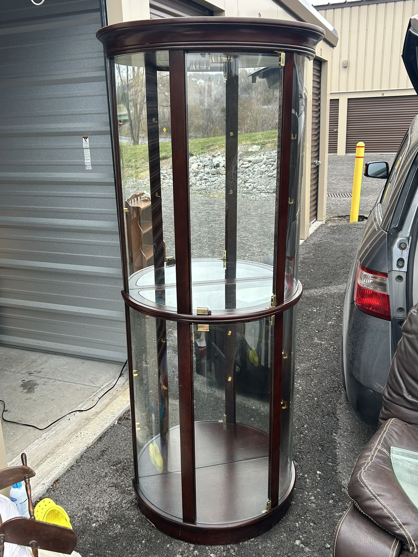 Lighted Glass Display Cabinet / Curio Cabinet - Home Meridian