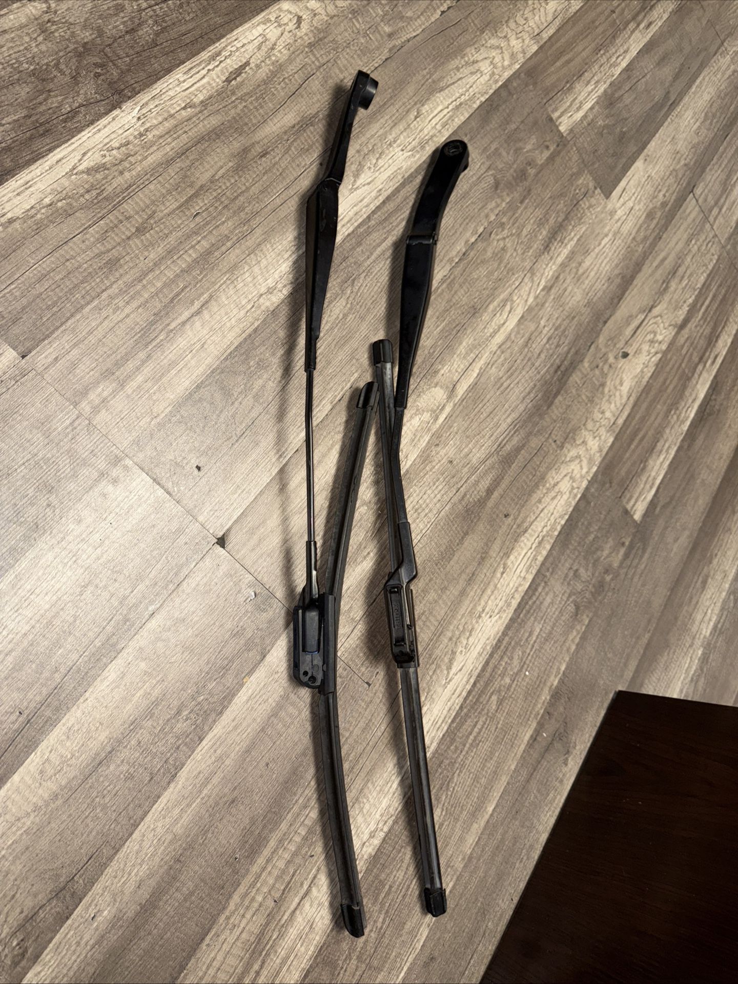 15-19 JEEP Renegade Front Windshield Left Driver & Right Passenger Wiper Arm