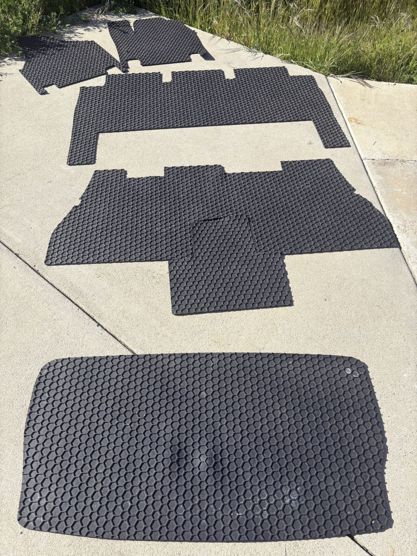 Pacifica Fitted Car Mats 2018 Model