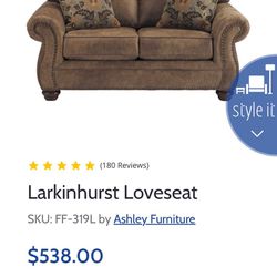 Larkinhurst loveseat Love Seat