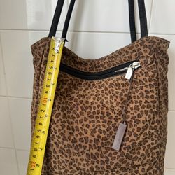 vintage Bottega Veneta nylon bag is reversible 