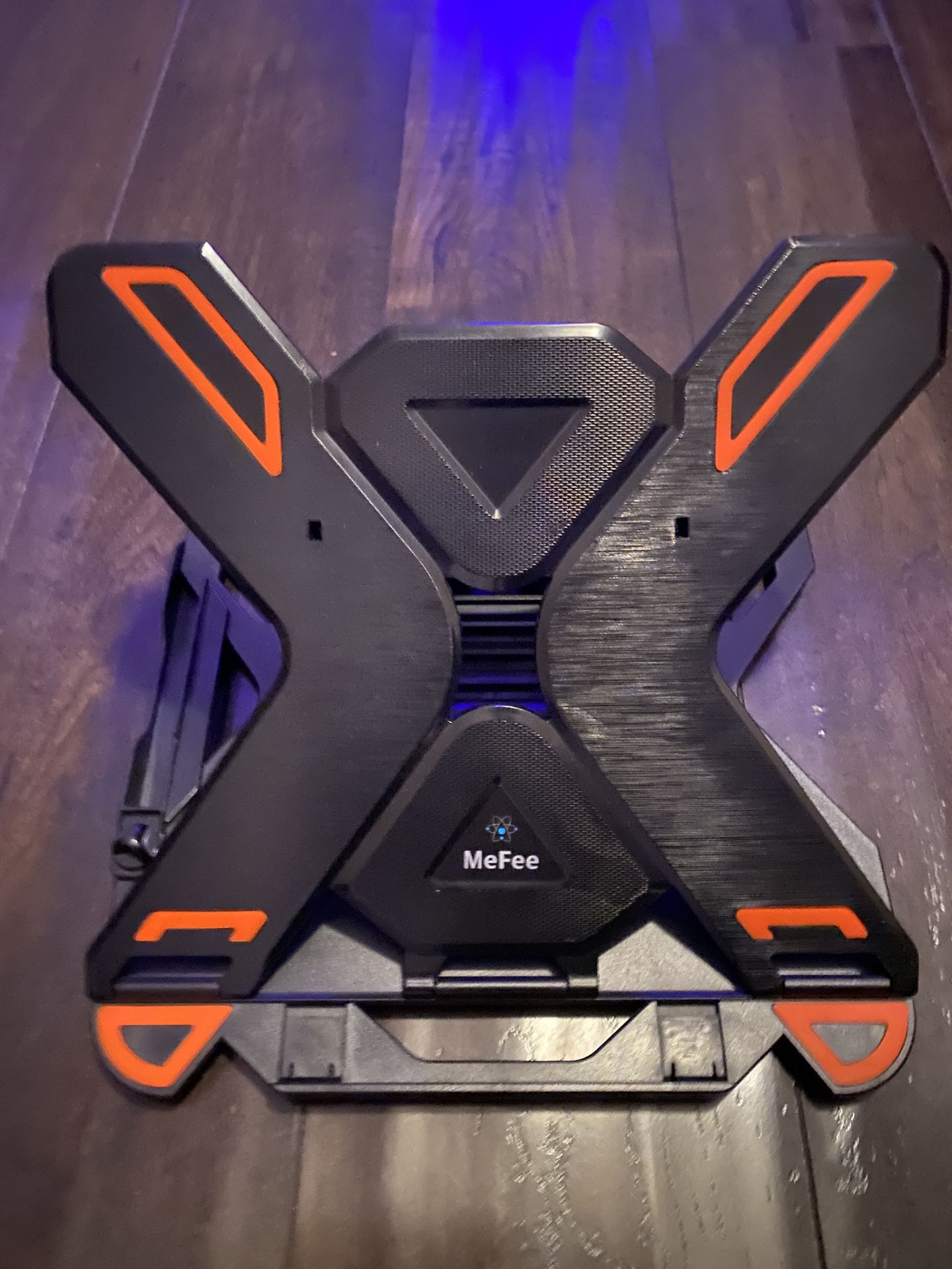 Laptop stand