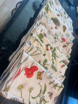 11 nature themed cloth napkins