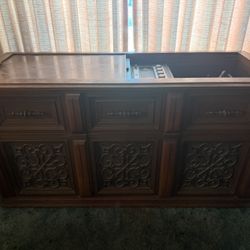 Antique Stereo Magnavox