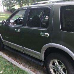 2004 Ford Explorer