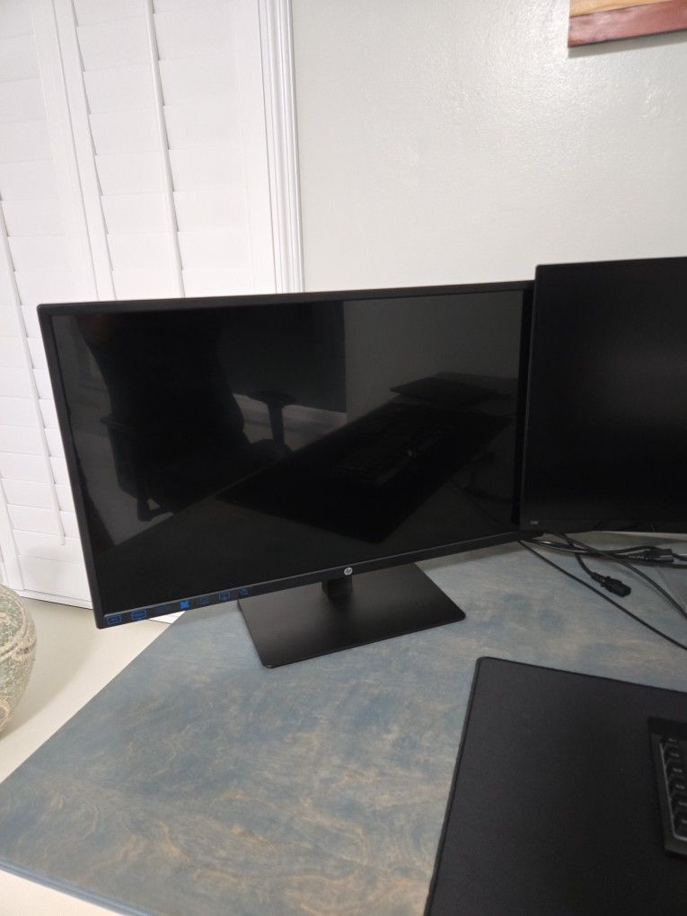 32 Inch Monitors