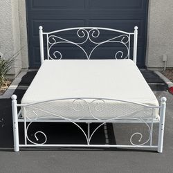 Full Size Platform Bed W/ Memory Foam Mattress (Pick Up)