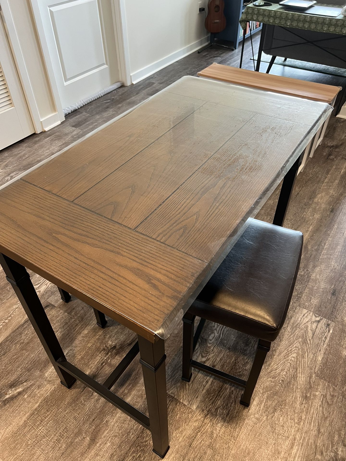 Kitchen/Bar Table Set w/ 2 Stools
