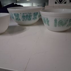 Vintage Pyrex Turquoise White Amish Butter Print Mixing Bowl Set