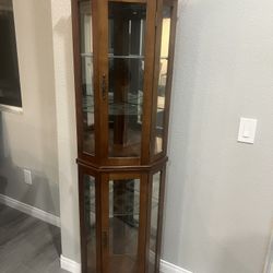 Lighted Corner China/curio Cabinet