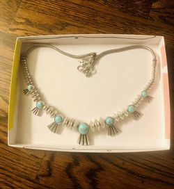 Women’s beautiful silver and turquoise necklace