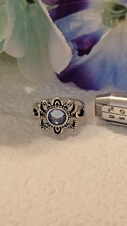 Vintage type Carved Crown Starry Sky Blue Color Gemstone 
Beautiful Boho ring.

Beautiful Boho Geometric Alloy Metal Ring. Size is about 7.50  see pic