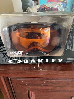 Snow goggles