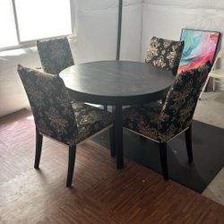 Dining Table and 4 Chair
