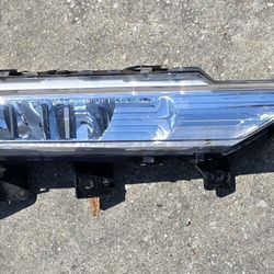2017 2018 2019 INFINITY QX30 RIGHT PASSENGER FOG LIGHT LED 