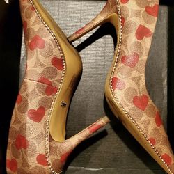 Coach Waverly Pump Valentines Collection Heart Print Size 6