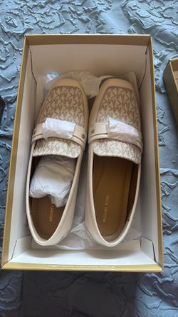 Michael Kors Flats