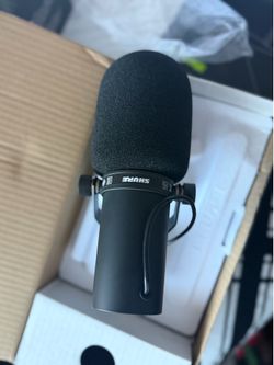 Shure SM7B Dynamic mic Cardioid Vocal Microphone new firm on price
