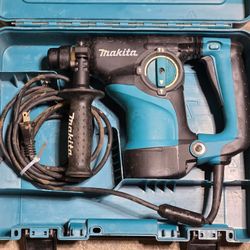 MAKITA 1-1/8" SDS PLUS CONCRETE/MASONRY ROTARY HAMMER DRILL 