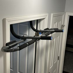 Pull Up Bar