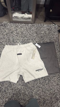 ESSENTIAL SHORTS